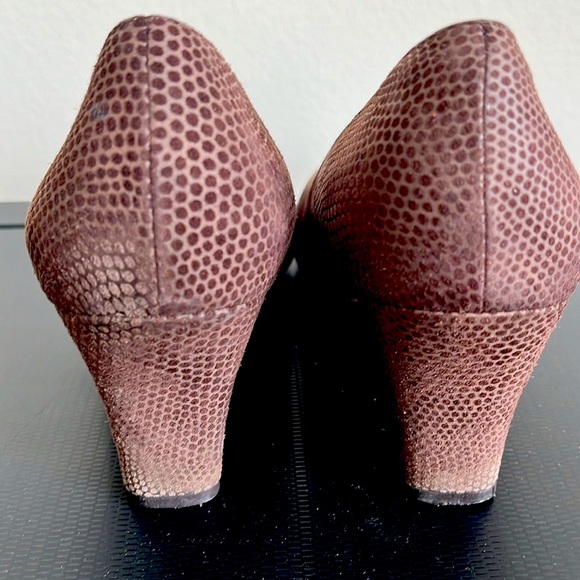 Salvatore Ferragamo boutique  Women’s Leather Shoes Colour Brown Italy - Picture 3 of 6